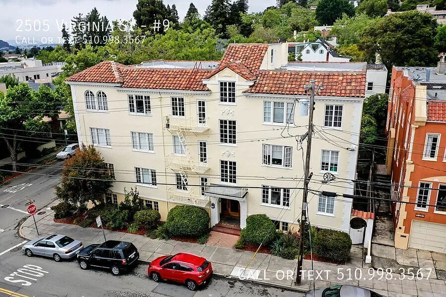 Building Photo - 2505 Virginia St #9