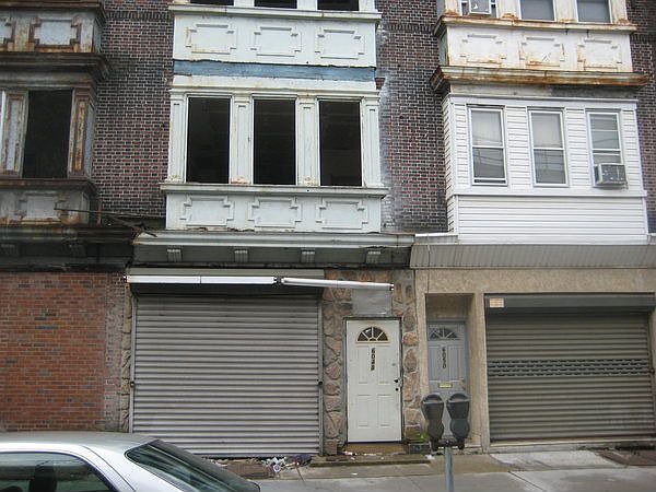 2nd image of 6048 Market St
