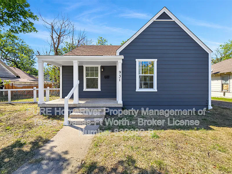 3 bed, 1.0 bath, 1004 sqft, $1,700 — Photo 1