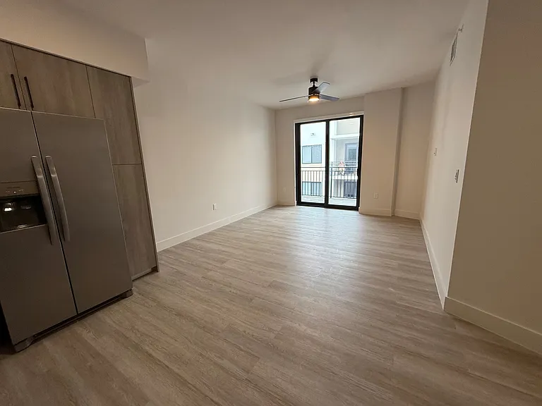 Bay Pointe Apartments — Photo 48