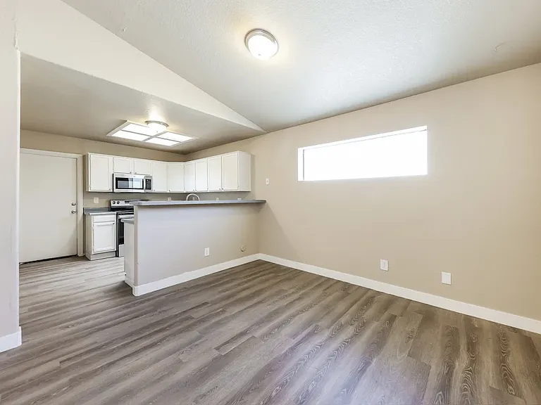 7608 W Mescal St — Photo 11