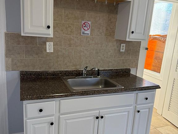 4th image of 70-72 Pixlee Pl Unit 1