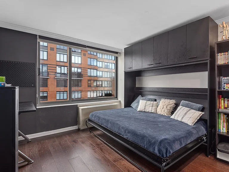 2 S End Ave #8L — Photo 9