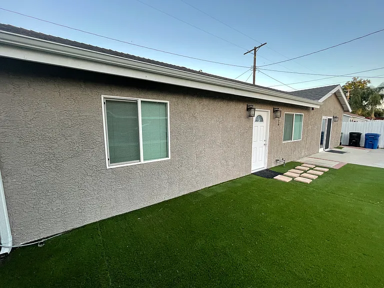 Tunney Ave — Photo 1
