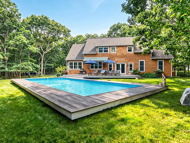 4 Stonewall Ct — Photo 2