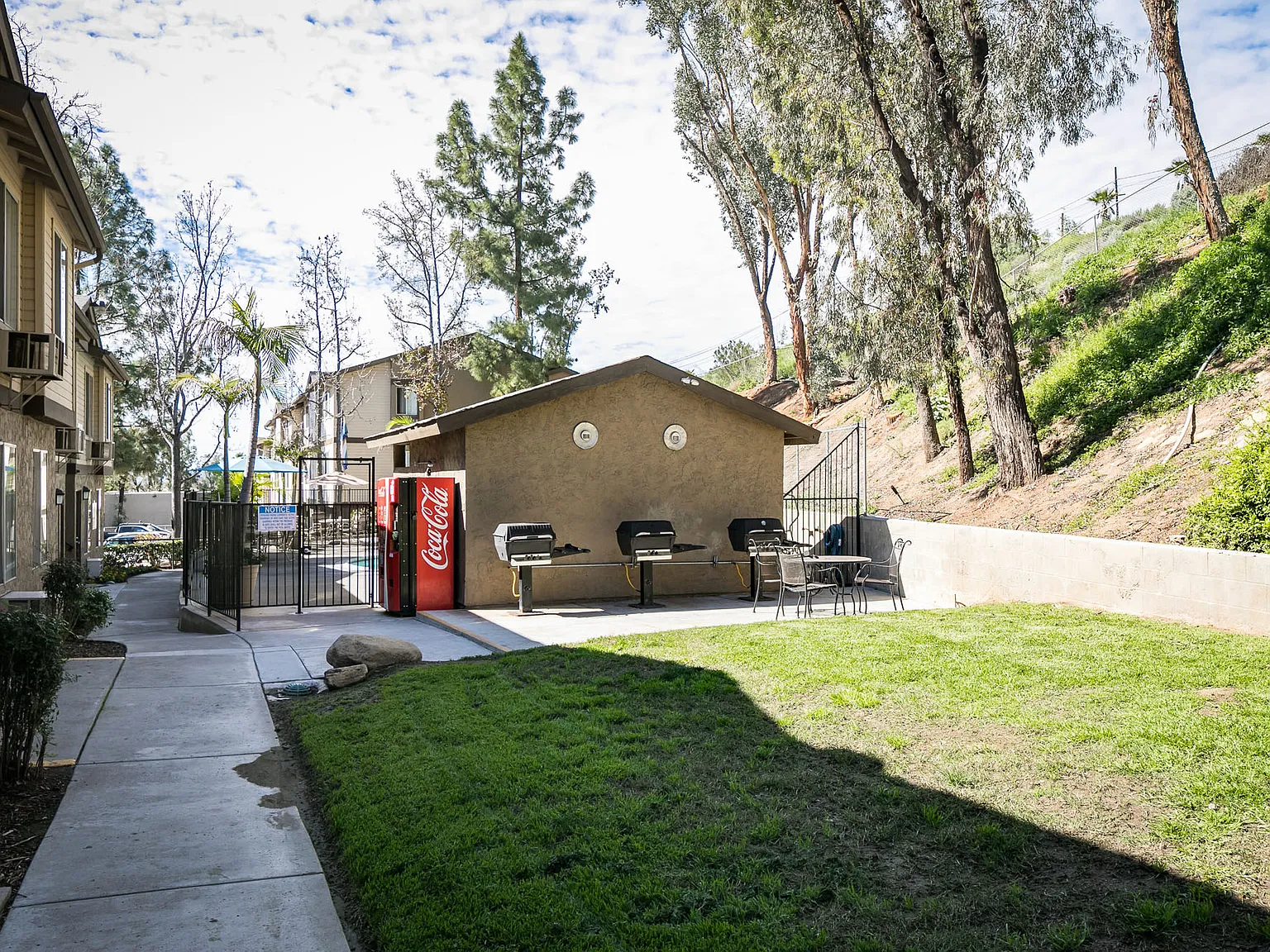 Stone Ridge Apartments — Photo 2