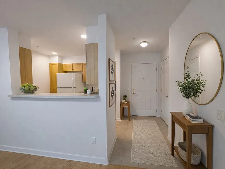 100 Woodcrest Ln #102 — Photo 2