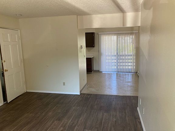 3rd image of 3102 Harney St #11