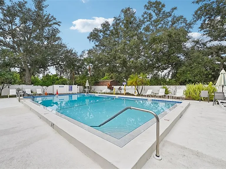 227 Southampton Dr #289 — Photo 40