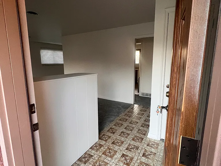 3620 S 2140 E — Photo 4