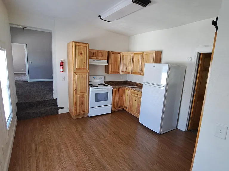 610 W Cedar St #4 — Photo 1