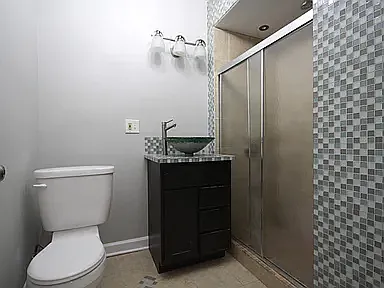 1922 W 47th St #2 — Photo 8