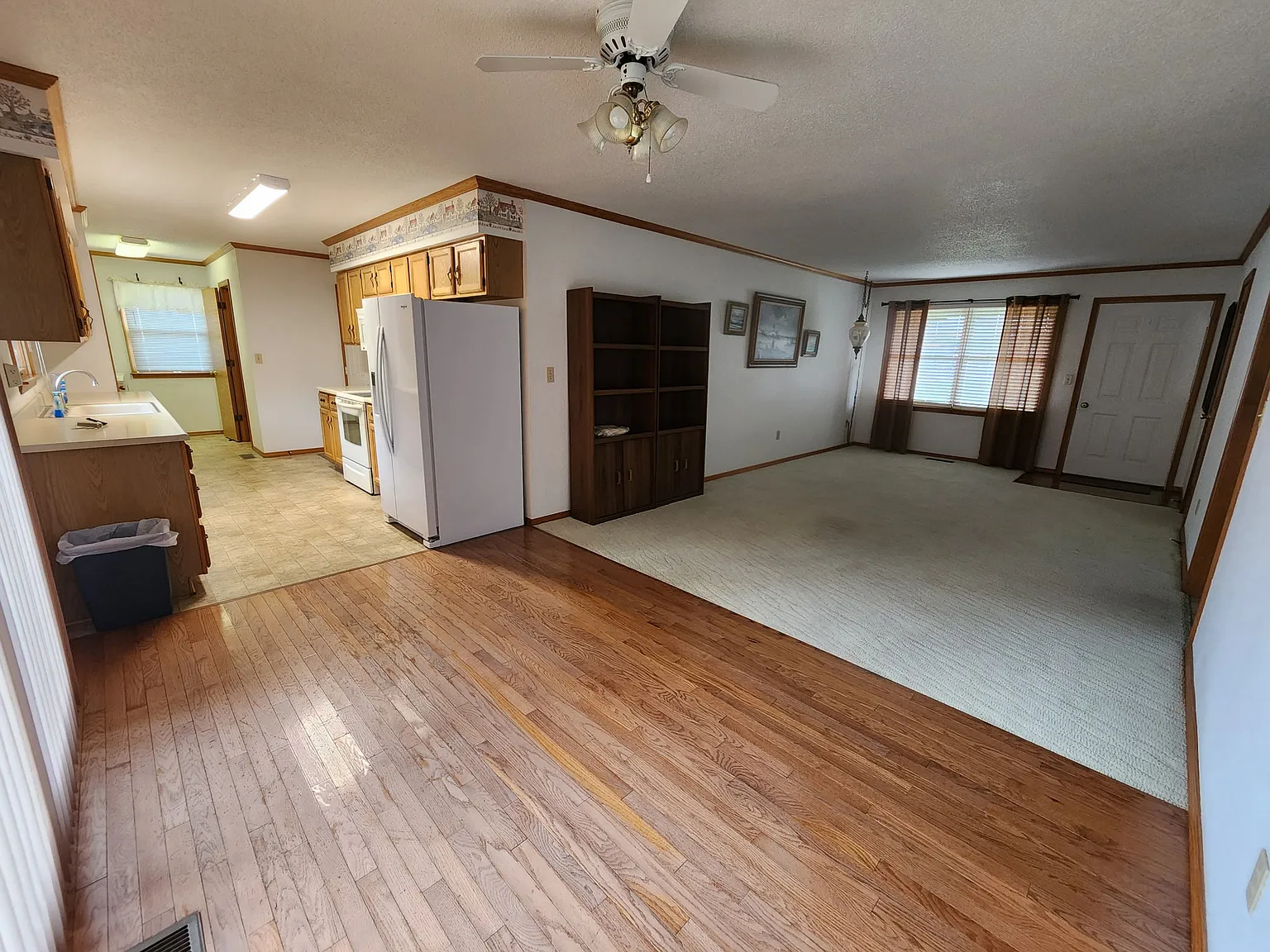 2 bed, 1035 sqft, $1,250 — Photo 4