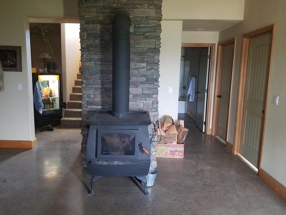 2nd image of 29955 Winchester Grade