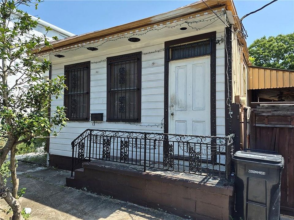 1st image of 819 9th St