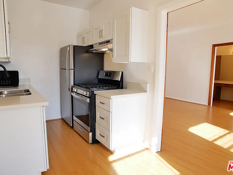 611 S Cloverdale Ave #305 — Photo 13