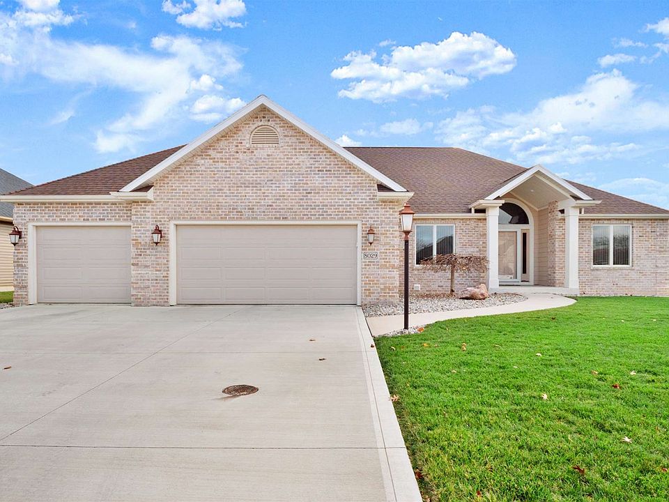 1st image of 8029 Shady Lake Ct