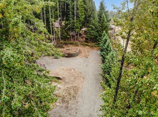 101 N Eagle Pl, Hoodsport, WA 98548