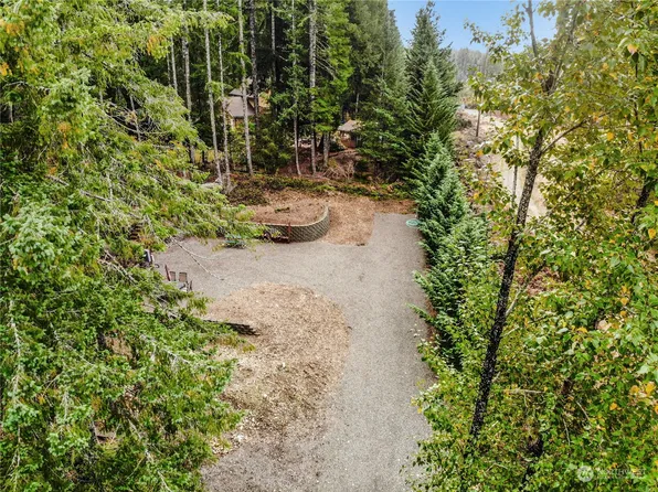 101 N Eagle Place, Hoodsport, WA 98548