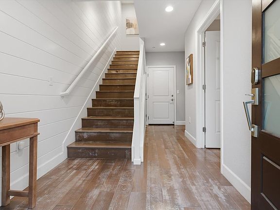 2nd image of 3520 Peralta Blvd