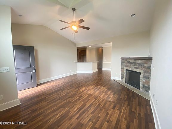 3rd image of 3512 Ellsworth Drive #B