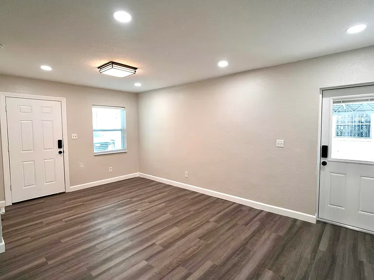 885 Ruby Ave — Photo 14