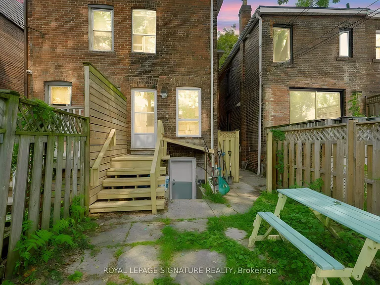 37 Strathcona Ave — Photo 13