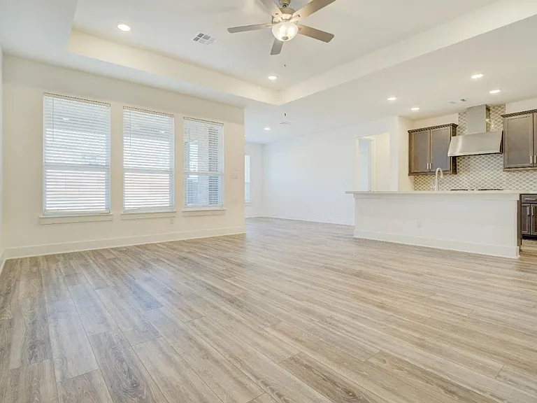 1845 Donetto Dr — Photo 15