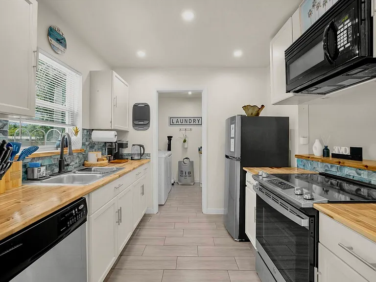 Mary Sue St — Photo 18