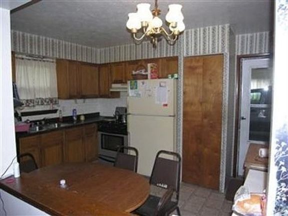 4th image of 955 Oliver St