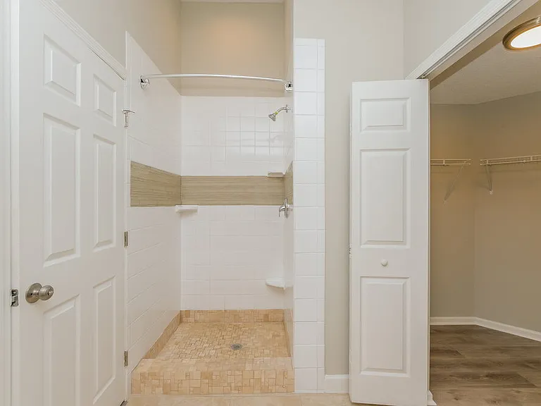 10243 Allenwood Dr — Photo 18