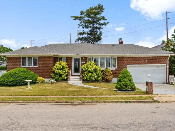 3883 Green Place, Bethpage, NY 11714