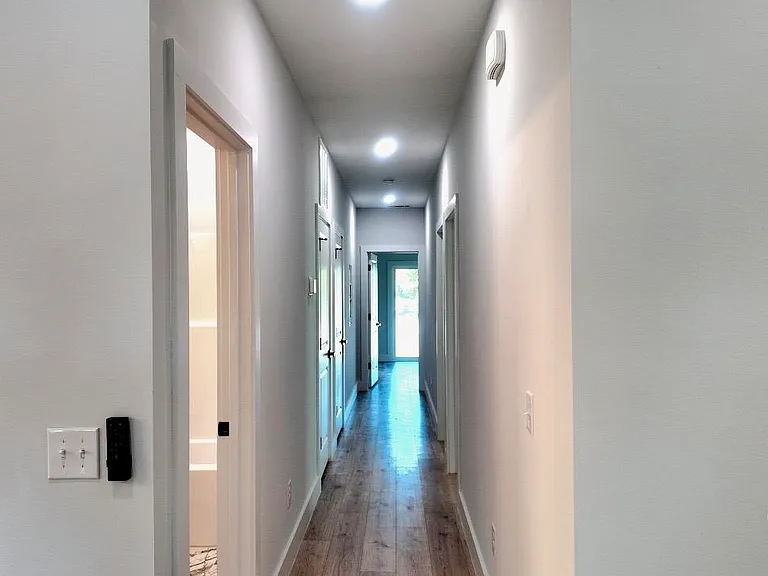 309 N Pace Blvd #B — Photo 6