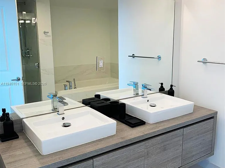 400 Sunny Isles Blvd #1120 — Photo 11