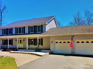 208 Seneca Dr, Milford, PA 18337