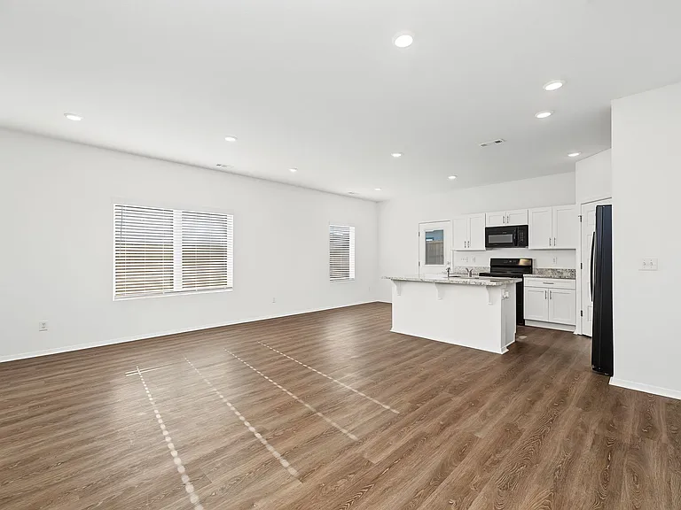 6718 SW Memphis Ave — Photo 3