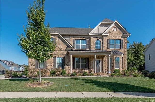 1st image of 320 Golden View Dr