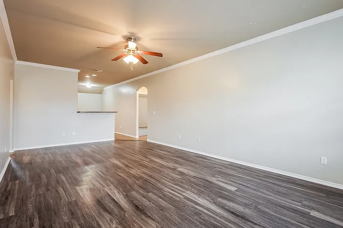 9612 Evie Dr — Photo 4