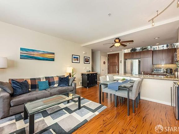 4th image of 325 Berry St APT 615