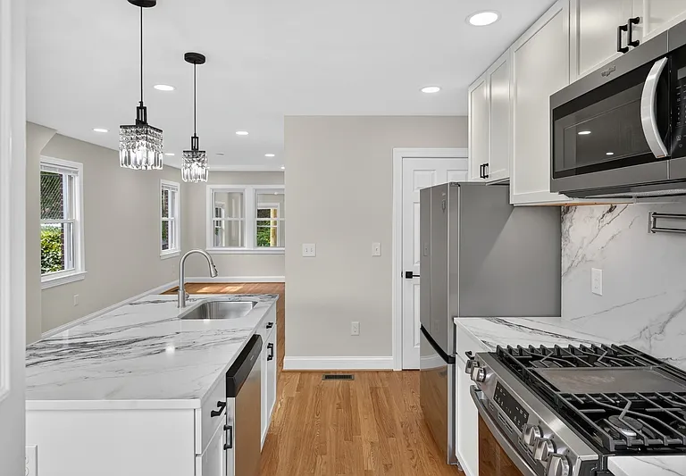 1712 U St SE #1 — Photo 3