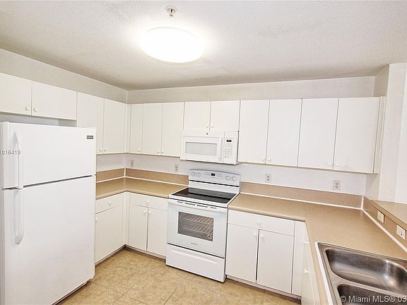 2nd image of 11101 NW 83rd St APT 101