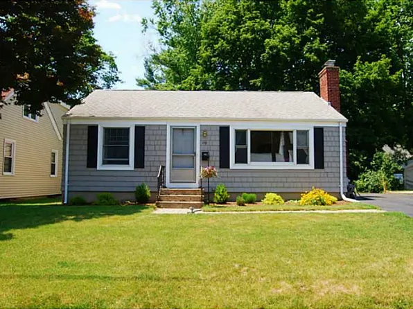 110 Redland Ave, Rumford, RI 02916