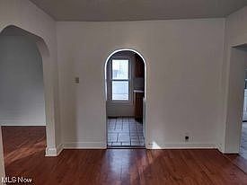 4th image of 242 Warren Ave