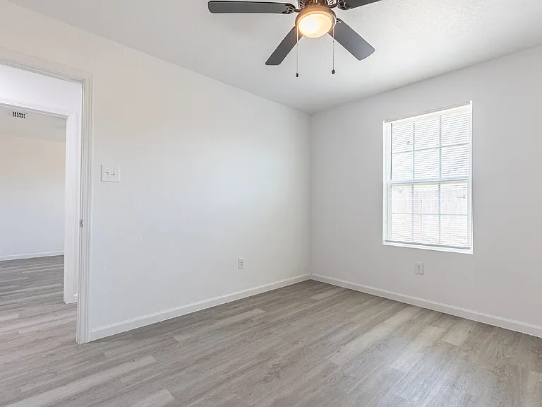 1006 County Road 4516 — Photo 21