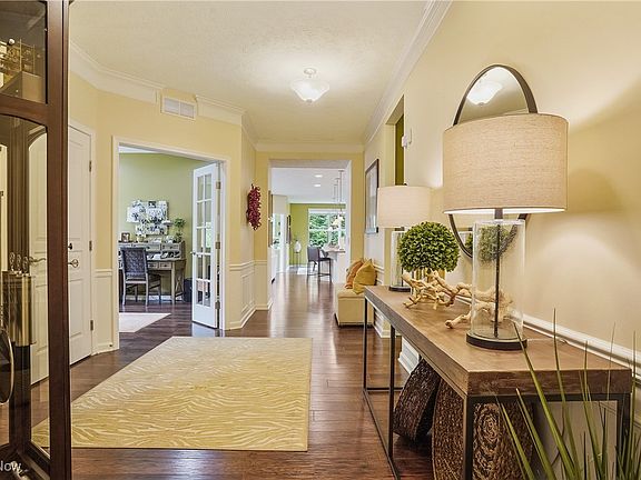 4th image of 556 Heritage Woods Dr