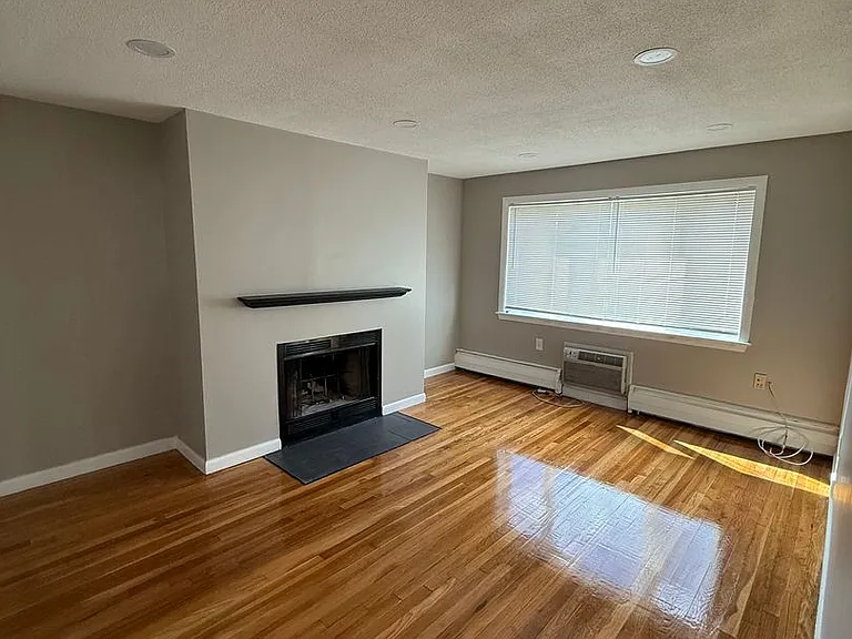 54 Evergreen St #39 — Photo 5
