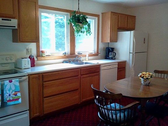 3rd image of 209 2nd St