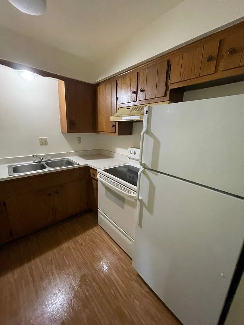 449 Dunbar Ave. 7 unit — Photo 3