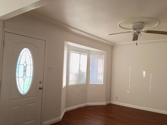 3rd image of 18024 Seine Ave