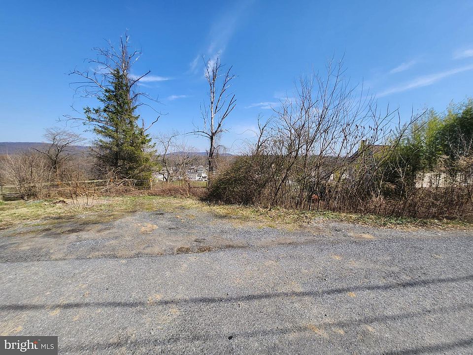 2nd image of 101 Killian Dr